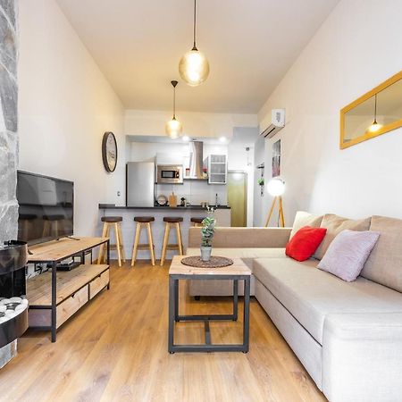 Cozy Flat With Common Pool & Parking - Center By Rems Apartment Малага Екстериор снимка