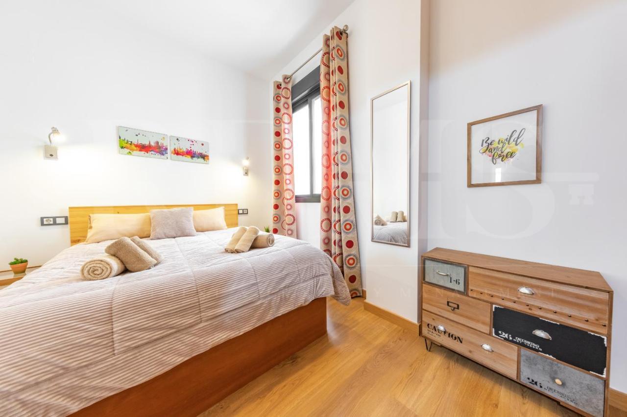 Cozy Flat With Common Pool & Parking - Center By Rems Apartment Малага Екстериор снимка