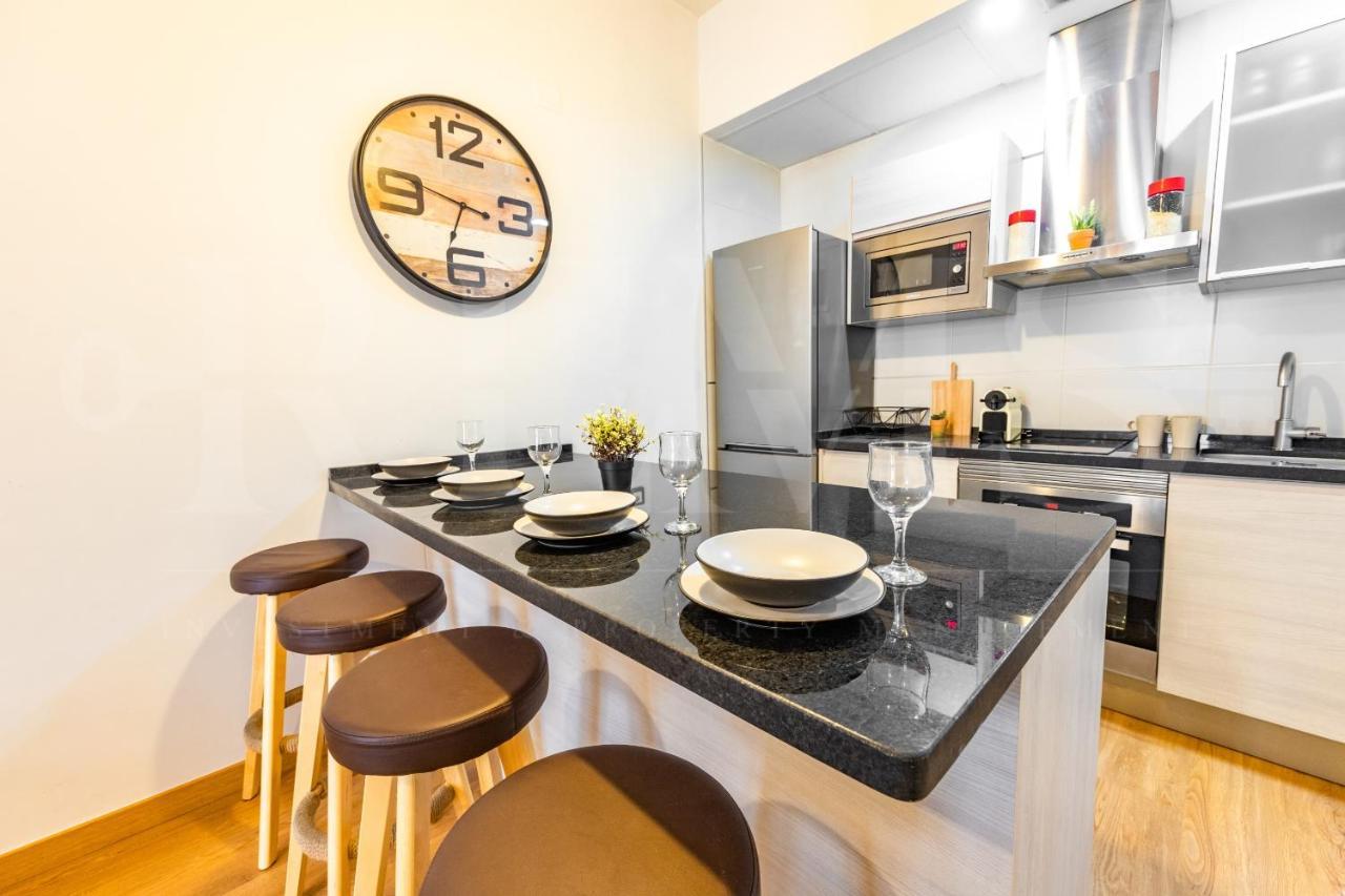 Cozy Flat With Common Pool & Parking - Center By Rems Apartment Малага Екстериор снимка
