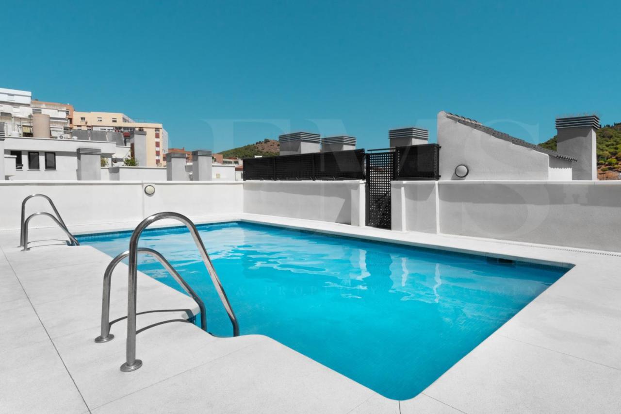 Cozy Flat With Common Pool & Parking - Center By Rems Apartment Малага Екстериор снимка