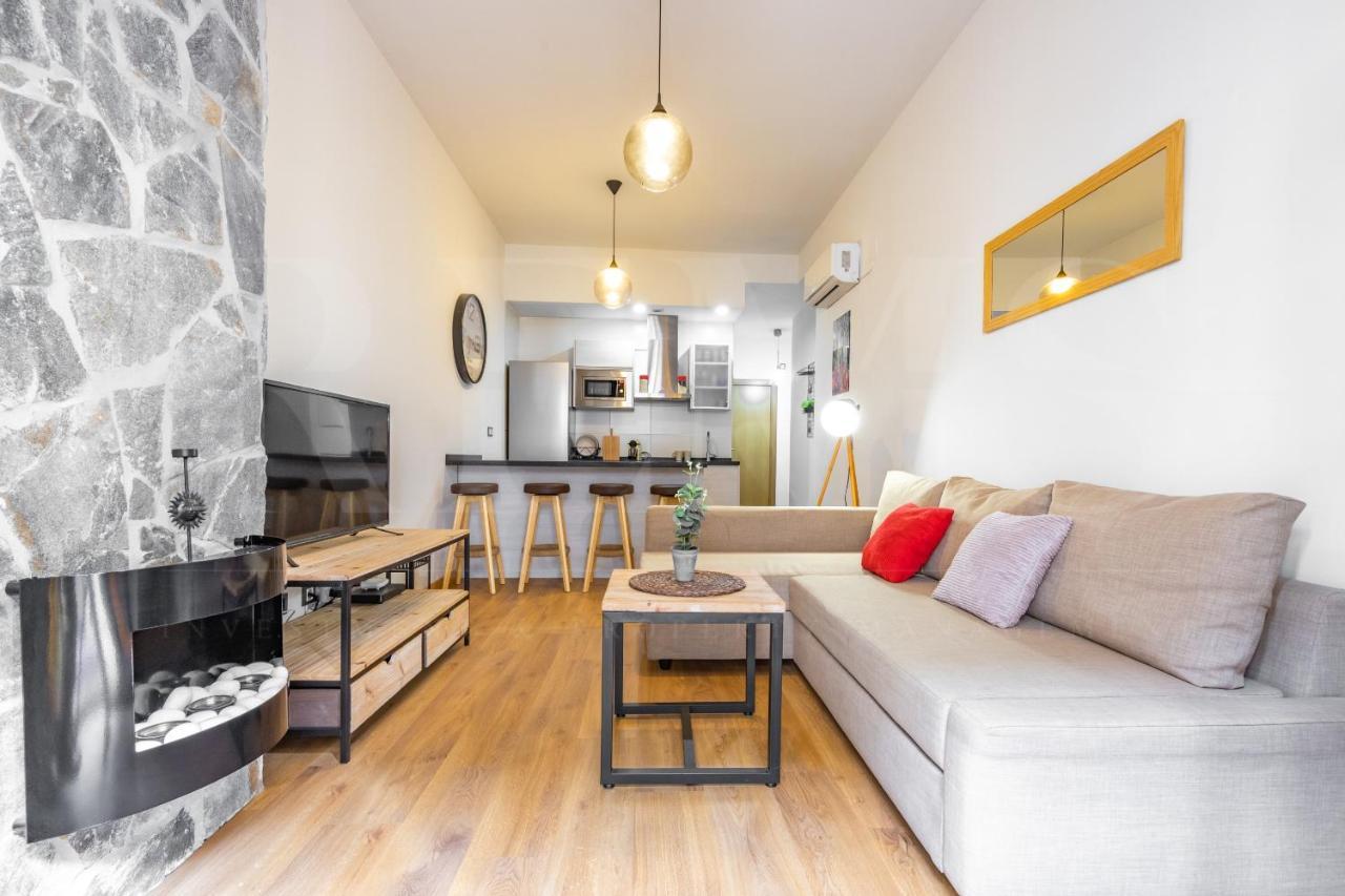 Cozy Flat With Common Pool & Parking - Center By Rems Apartment Малага Екстериор снимка