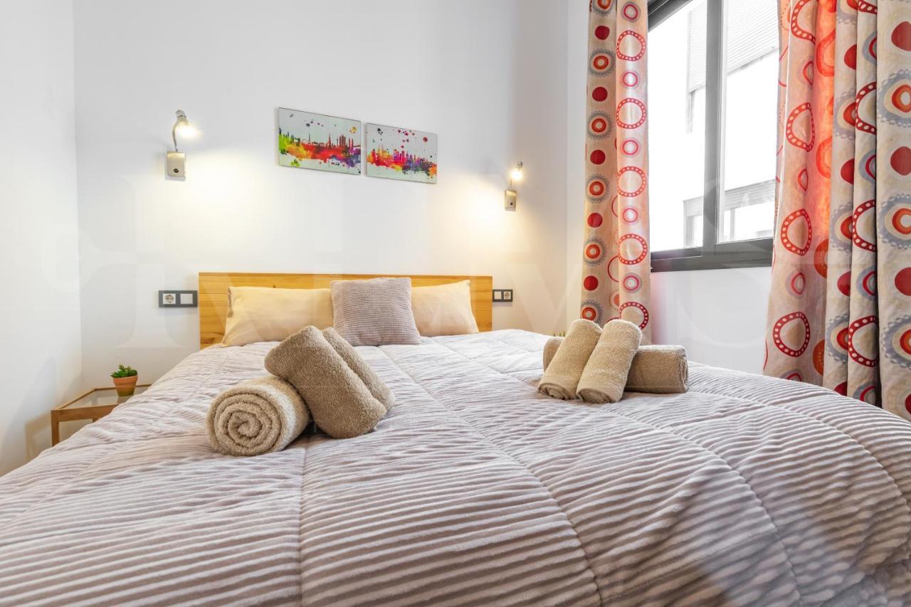 Cozy Flat With Common Pool & Parking - Center By Rems Apartment Малага Екстериор снимка