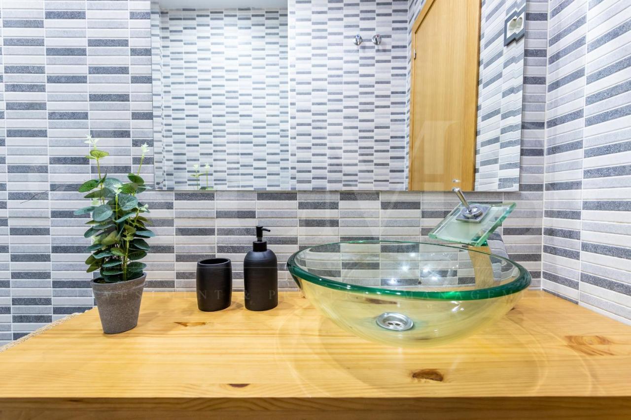 Cozy Flat With Common Pool & Parking - Center By Rems Apartment Малага Екстериор снимка