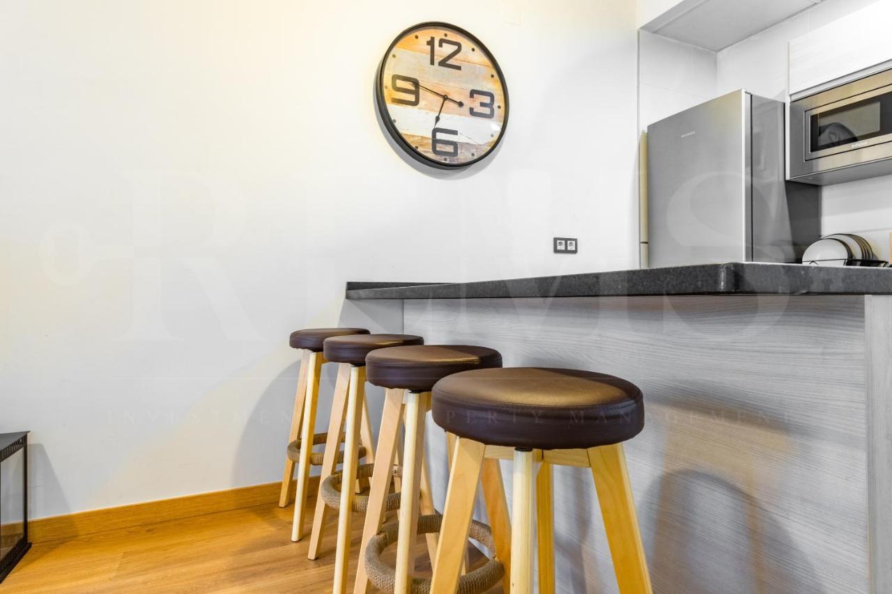 Cozy Flat With Common Pool & Parking - Center By Rems Apartment Малага Екстериор снимка